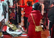 和妹妹打开墙后新世界是哪年免费阅读下拉观看今日看料