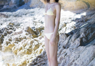 日本美女比基尼脱落,海滩尴尬瞬间与旅游安全反思